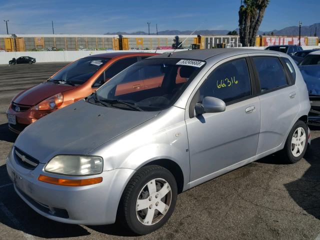 KL1TD66657B733277 - 2007 CHEVROLET AVEO BASE Күміс фото 2