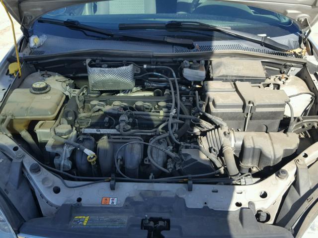 1FAHP34NX7W328500 - 2007 FORD FOCUS ZX4 SILVER photo 7