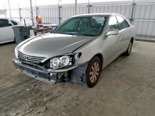 4T1BE32K45U086371 - 2005 TOYOTA CAMRY LE SILVER photo 2