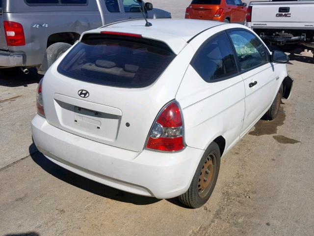 KMHCM36C17U017215 - 2007 HYUNDAI ACCENT GS WHITE photo 4