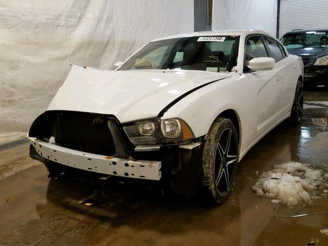 2C3CDXHG0EH267335 - 2014 DODGE CHARGER SX WHITE photo 2