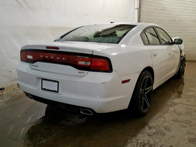 2C3CDXHG0EH267335 - 2014 DODGE CHARGER SX WHITE photo 4