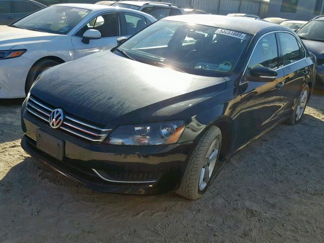 1VWBH7A33DC001843 - 2013 VOLKSWAGEN PASSAT SE BLACK photo 2