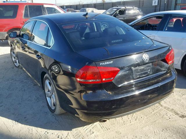 1VWBH7A33DC001843 - 2013 VOLKSWAGEN PASSAT SE BLACK photo 3