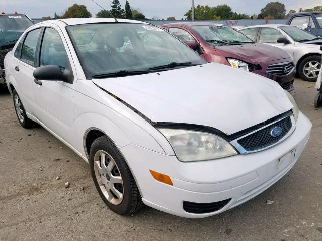 1FAFP34N25W300002 - 2005 FORD FOCUS ZX4 WHITE photo 1