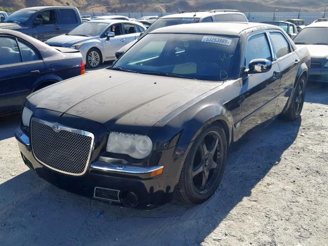 2C3AA63H45H145328 - 2005 CHRYSLER 300 BLACK photo 2