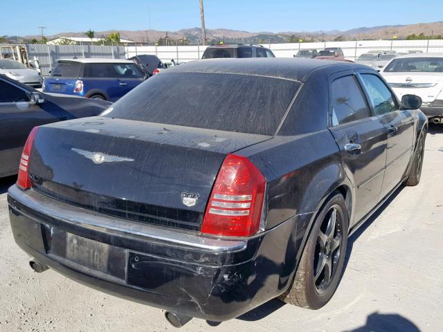 2C3AA63H45H145328 - 2005 CHRYSLER 300 BLACK photo 4