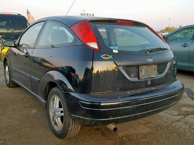 3FAFP3139YR131834 - 2000 FORD FOCUS ZX3 BLACK photo 3