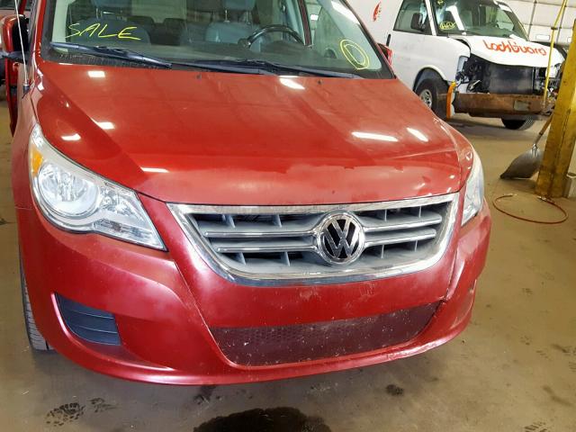 2V4RW3D11AR242271 - 2010 VOLKSWAGEN ROUTAN SE RED photo 9