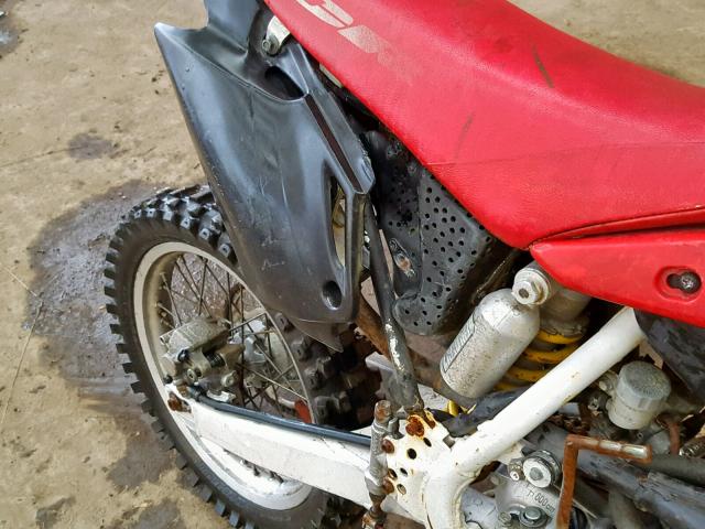 JH2HE07C66K300477 - 2006 HONDA CR85 R RED photo 9