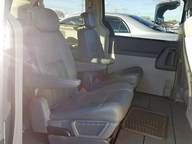 2A4RR5D14AR315429 - 2010 CHRYSLER TOWN & COU SILVER photo 6