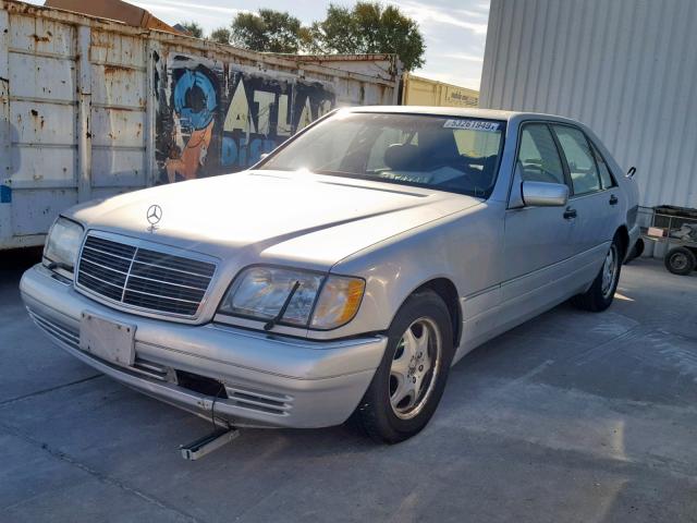 WDBGA43G7WA402143 - 1998 MERCEDES-BENZ S 420 SILVER photo 2