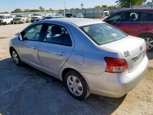 JTDBT923284004924 - 2008 TOYOTA YARIS SILVER photo 3