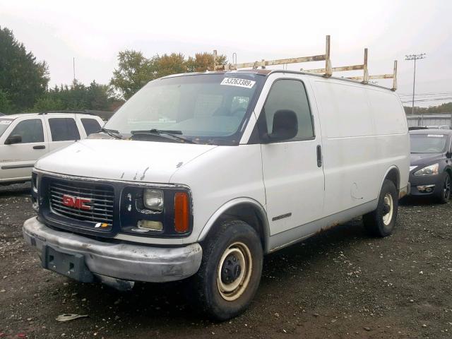 1GTHG35R621133799 - 2002 GMC SAVANA G35 WHITE photo 2