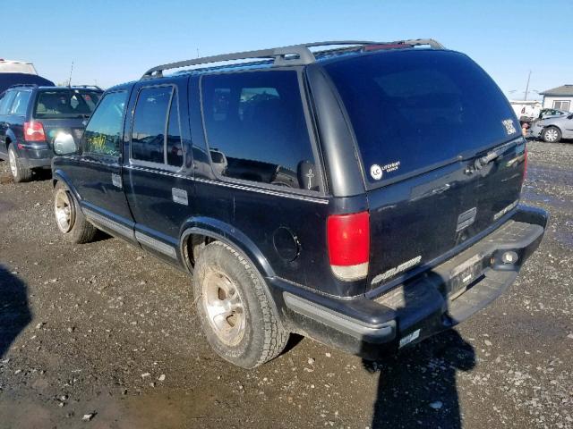 1GNDT13W7W2258860 - 1998 CHEVROLET BLAZER BLACK photo 3