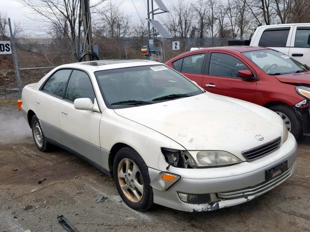 JT8BF28GX10330443 - 2001 LEXUS ES 300 WHITE photo 1