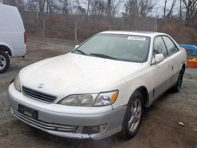 JT8BF28GX10330443 - 2001 LEXUS ES 300 WHITE photo 2