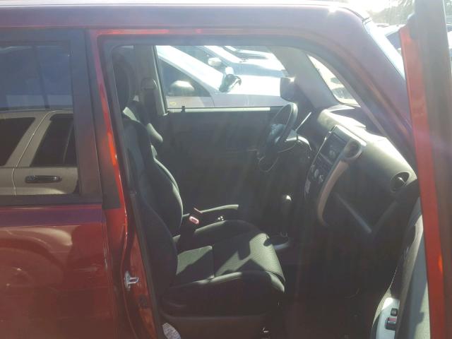 JTLKT324564102126 - 2006 TOYOTA SCION XB Марун фото 5