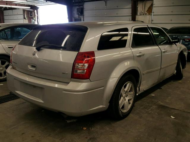 2D4FV48V05H679941 - 2005 DODGE MAGNUM SXT GRAY photo 4