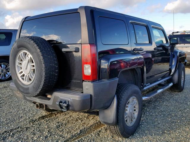 5GTDN136168313098 - 2006 HUMMER H3 BLACK photo 4