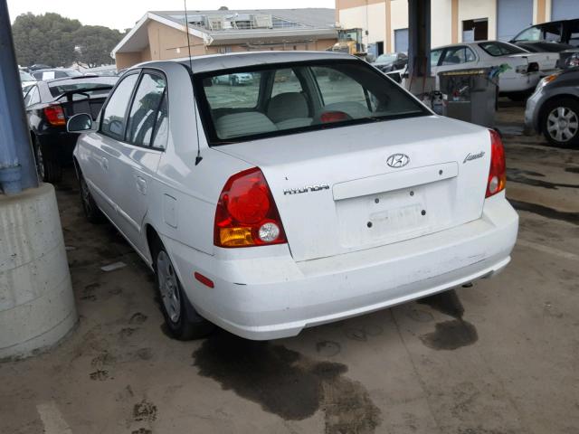 KMHCG45C05U642183 - 2005 HYUNDAI ACCENT GL WHITE photo 3