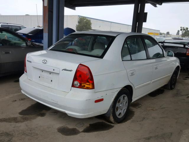 KMHCG45C05U642183 - 2005 HYUNDAI ACCENT GL WHITE photo 4