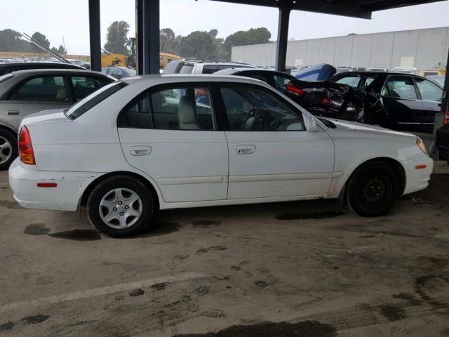 KMHCG45C05U642183 - 2005 HYUNDAI ACCENT GL WHITE photo 9