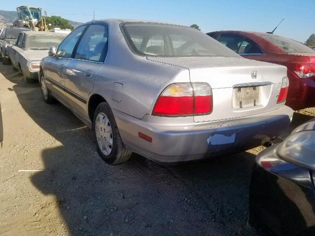 1HGCD5635TA283754 - 1996 HONDA ACCORD LX SILVER photo 3