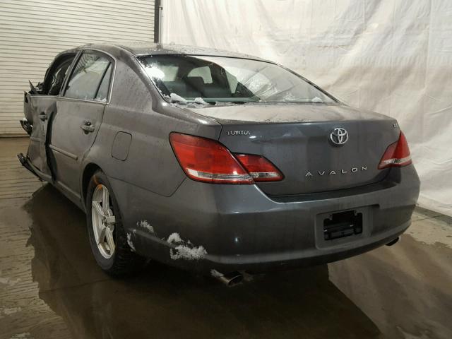 4T1BK36BX6U155939 - 2006 TOYOTA AVALON XL CHARCOAL photo 3