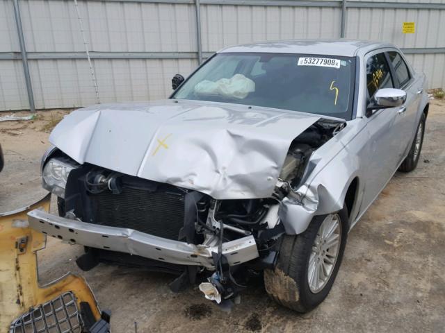 2C3CA4CD2AH281087 - 2010 CHRYSLER 300 TOURIN SILVER photo 2