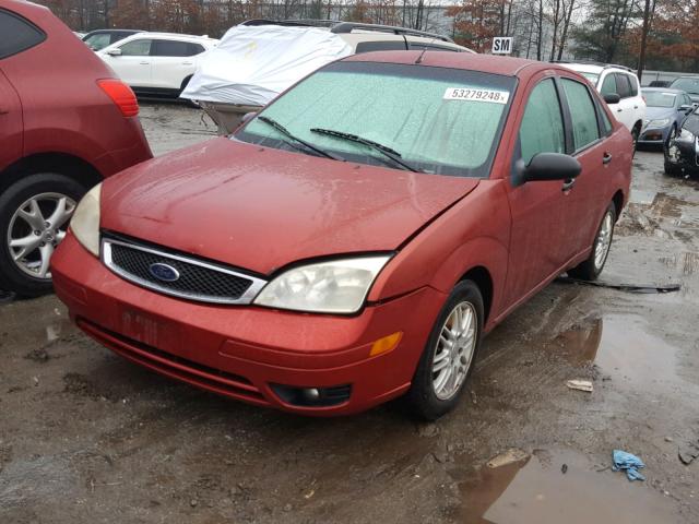 1FAFP34N15W113737 - 2005 FORD FOCUS ZX4 RED photo 2