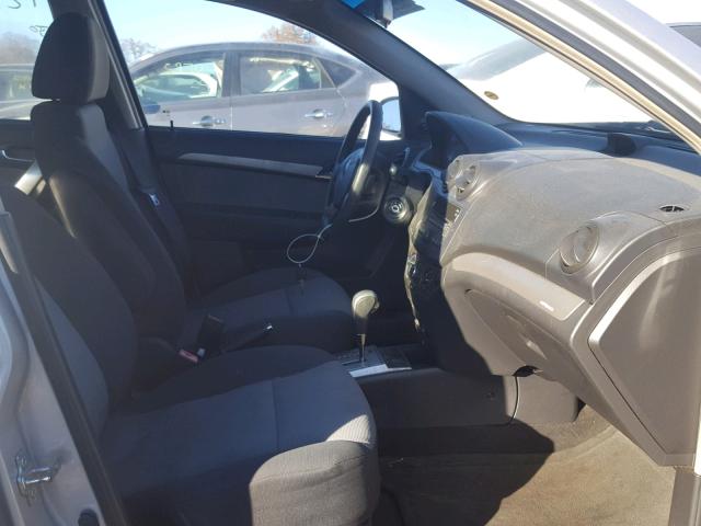 KL1TD66E09B670048 - 2009 CHEVROLET AVEO LS SILVER photo 5