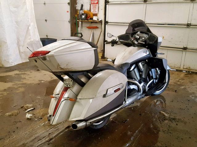 5VPTW36N0G3049841 - 2016 VICTORY MOTORCYCLES CROSS COUN WHITE photo 4