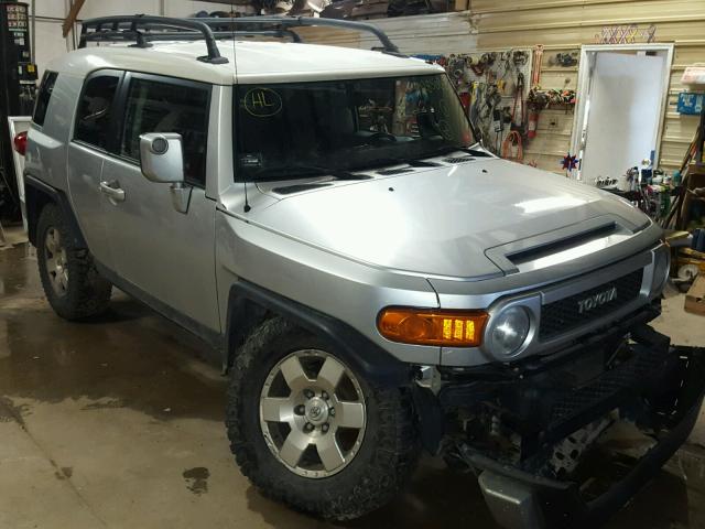 JTEBU11F080103593 - 2008 TOYOTA FJ CRUISER SILVER photo 1