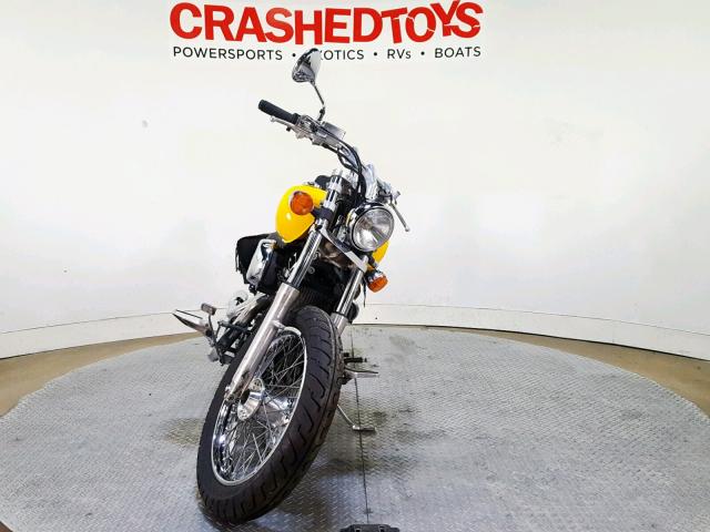 JH2RC44002M617028 - 2002 HONDA VT750 DC YELLOW photo 3