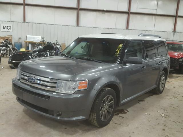 2FMGK5BC7ABB37011 - 2010 FORD FLEX SE GRAY photo 2