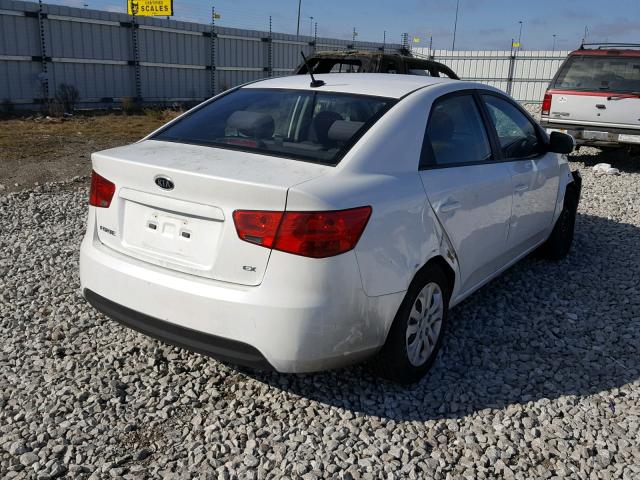 KNAFU4A26D5690493 - 2013 KIA FORTE EX WHITE photo 4