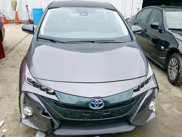 JTDKARFP2H3066817 - 2017 TOYOTA PRIUS PRIM 灰色 照片 9