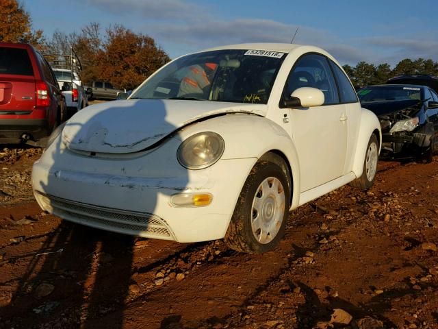 3VWBS21C71M413228 - 2001 VOLKSWAGEN NEW BEETLE WHITE photo 2