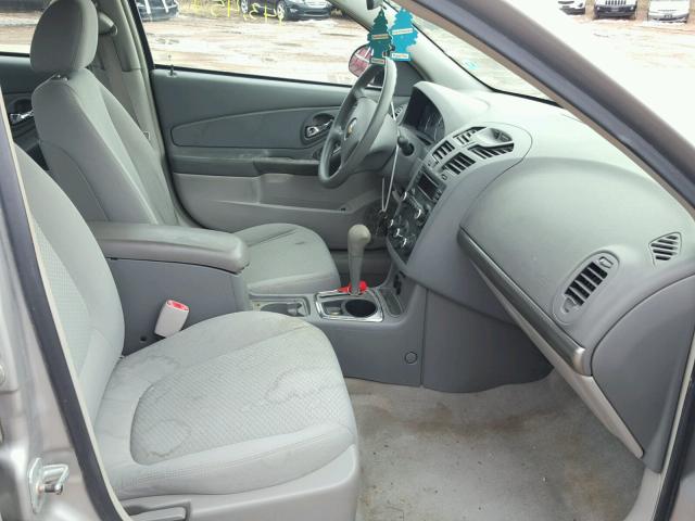 1G1ZS58F67F274679 - 2007 CHEVROLET MALIBU LS 银色 照片 5