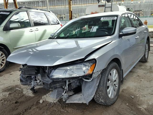 1VWAS7A35FC053832 - 2015 VOLKSWAGEN PASSAT S SILVER photo 2