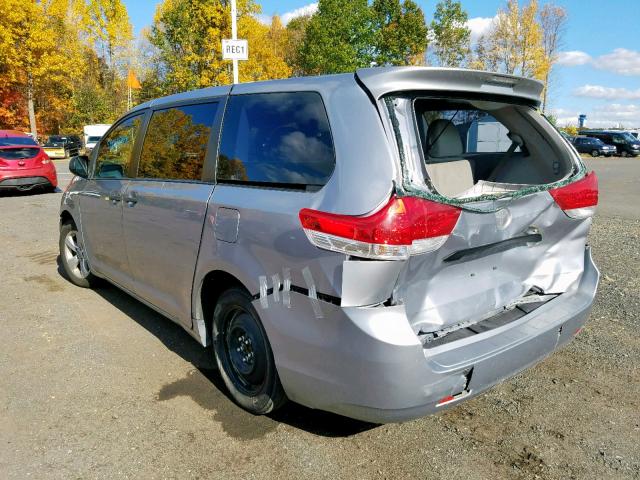 5TDZK3DC8DS353337 - 2013 TOYOTA SIENNA SILVER photo 3