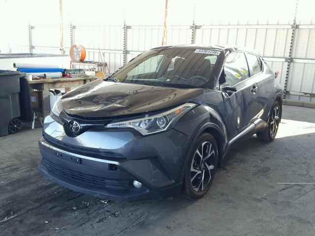 NMTKHMBX4JR017996 - 2018 TOYOTA C-HR XLE GRAY photo 2