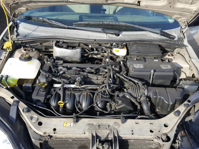 1FAFP34NX6W223087 - 2006 FORD FOCUS ZX4 CREAM photo 7