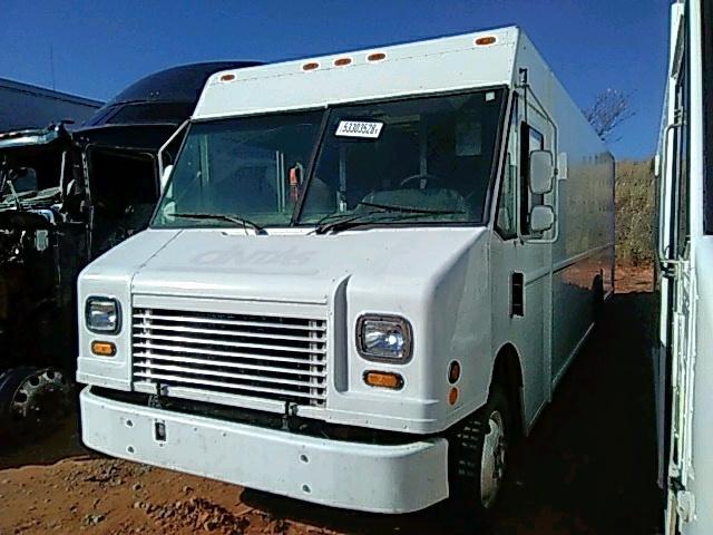 4UZAAPBW17CY45147 - 2007 FREIGHTLINER CHASSIS M WHITE photo 2