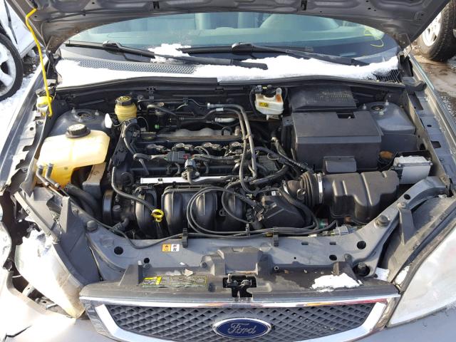 1FAFP34N45W232625 - 2005 FORD FOCUS ZX4 GRAY photo 7