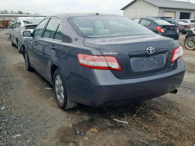 4T1BF3EK1BU168627 - 2011 TOYOTA CAMRY BASE GRAY photo 3