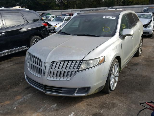 2LMHJ5AT2BBJ53874 - 2011 LINCOLN MKT SILVER photo 2