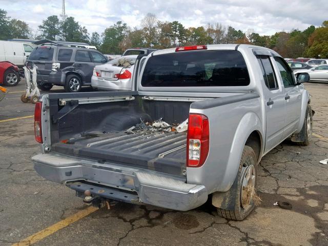 1N6AD07U87C456576 - 2007 NISSAN FRONTIER C SILVER photo 4