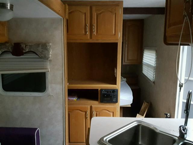 4YDT307284A215215 - 2004 KEYSTONE SPRINTER თეთრი ფოტო 5